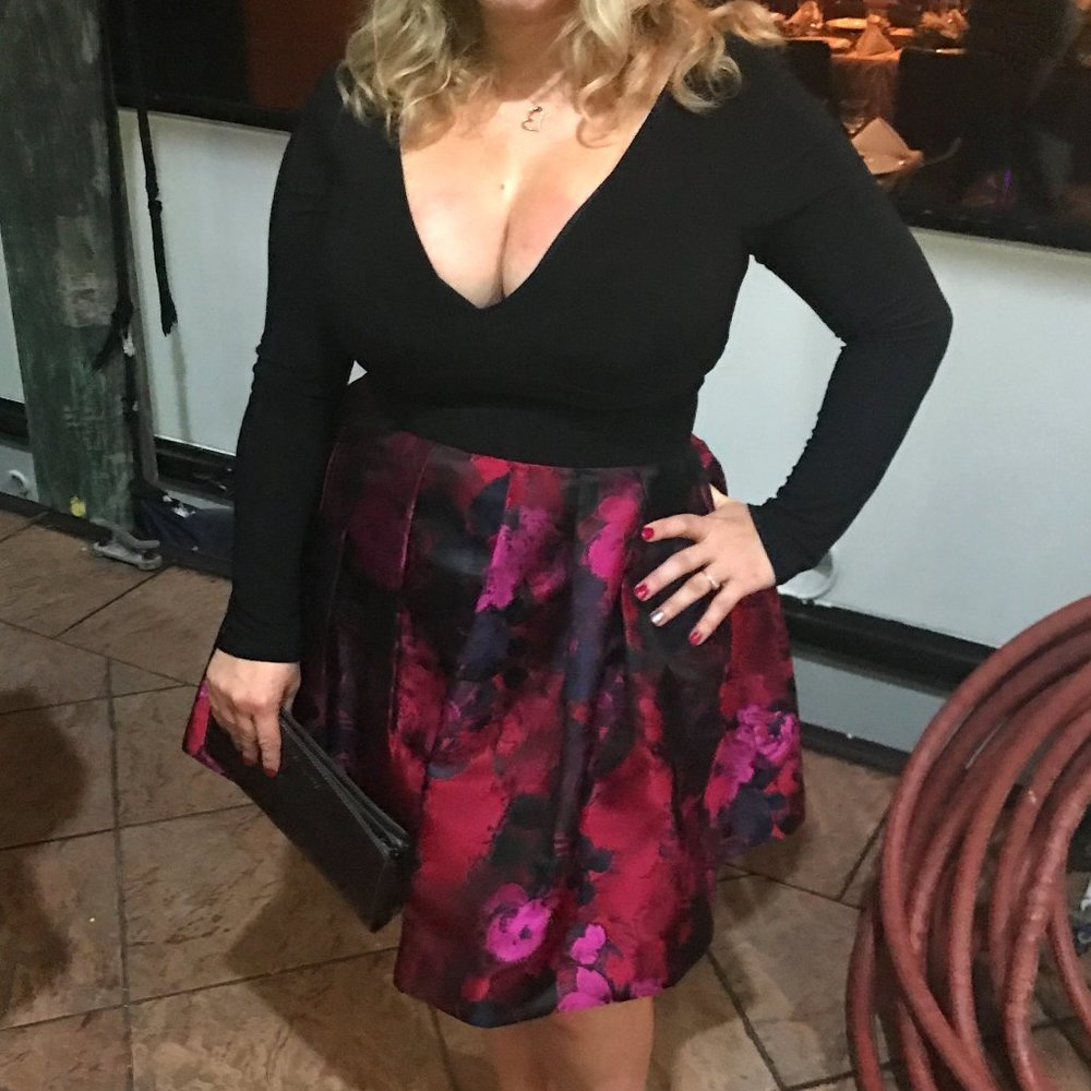 Xscape Long Sleeve Double V Holiday Dress with POCKETS Size 10